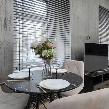 Апартаменты Beige In Center With Office By Renters Вроцлав