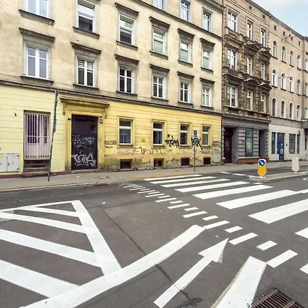 Beige In Center With Office By Renters * Вроцлав