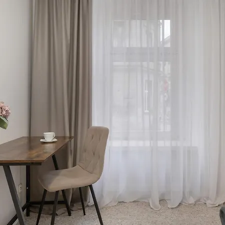 Beige In Center With Office By Renters