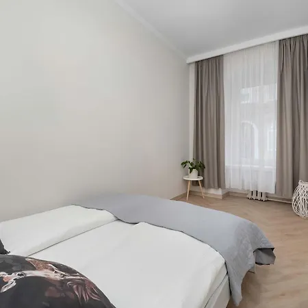 Beige In Center With Office By Renters Апартаменти *