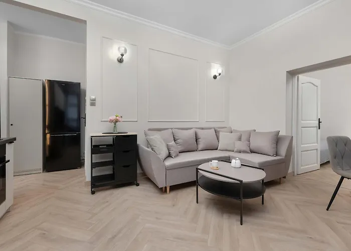 Beige In Center With Office By Renters Lägenhet Wrocław